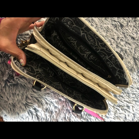Betsey Johnson White Black Bow Handbag! Project bag! See details - Picture 10 of 11